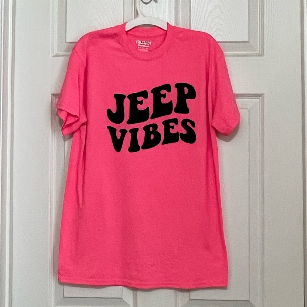 Gildan Vinyl Custom Shirt Jeep Vibes Size M GUC